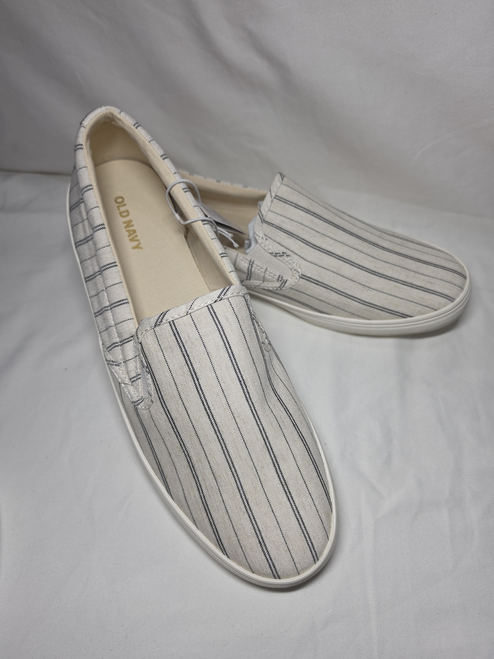 Old Navy Women’s Cream Stripe Canvas Slip-Ons Sneakers Size 10 New With Tags